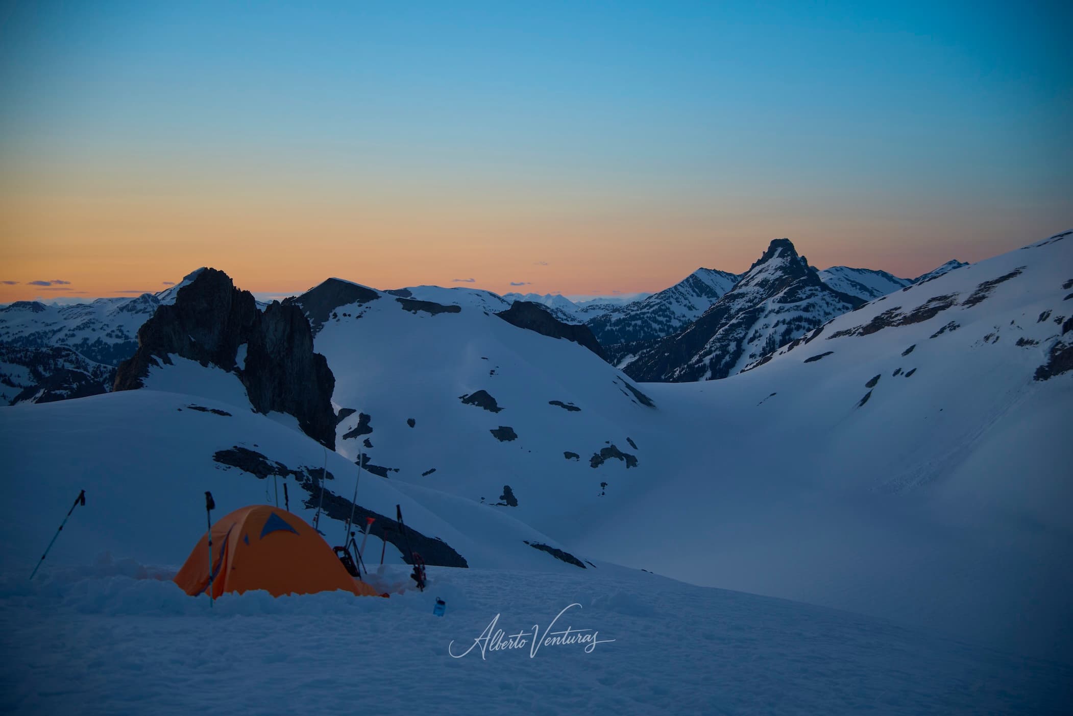 Garibaldi-Neve: 40 km por glaciares y lagos helados