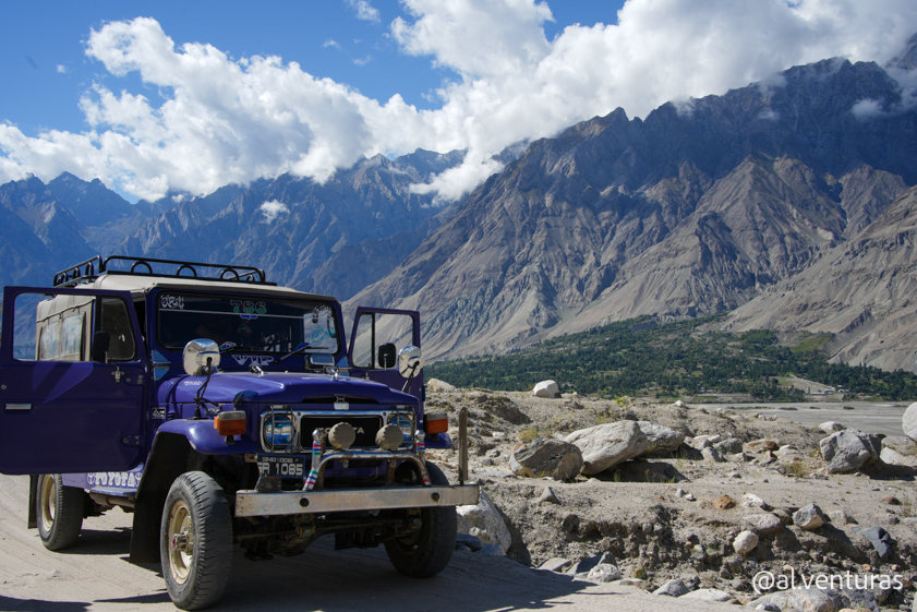Imagen del jeep de camino a Askole