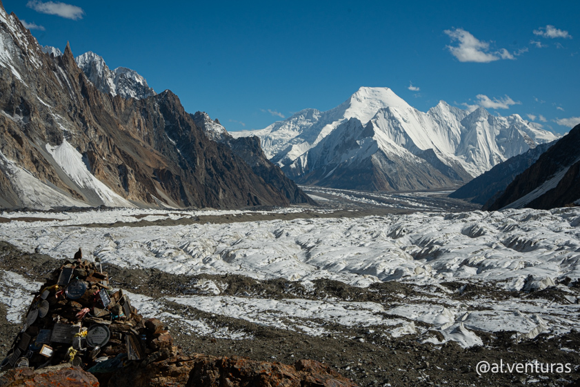 Memorial en el Campamento Base del K2